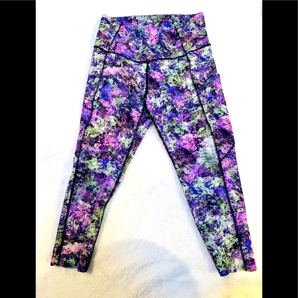 Lululemon Fast and Freestyle 21 in size 8 EUC